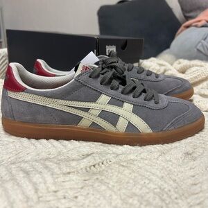 Onitsuka Tiger by Asics Gray and Cream Sneakers women’s 8